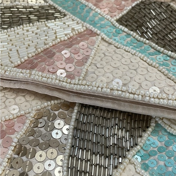 Aldo sequin/bead zipper clutch - Picture 2 of 6